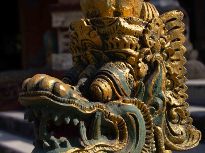 Skulptur in einem Tempel in Bali