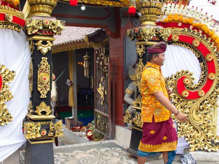 Hochzeitsgast auf Balinesischer Hochzeit