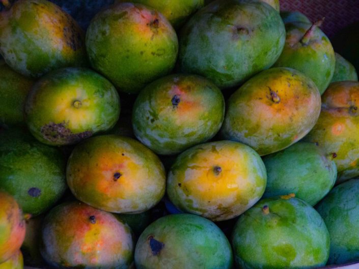 Früchte auf dem Markt von Sinsaraja